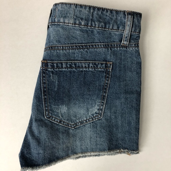 🐝 3/$20 Ashley Mason Red Pom Pom Denim Shorts Size 27 - Picture 3 of 11